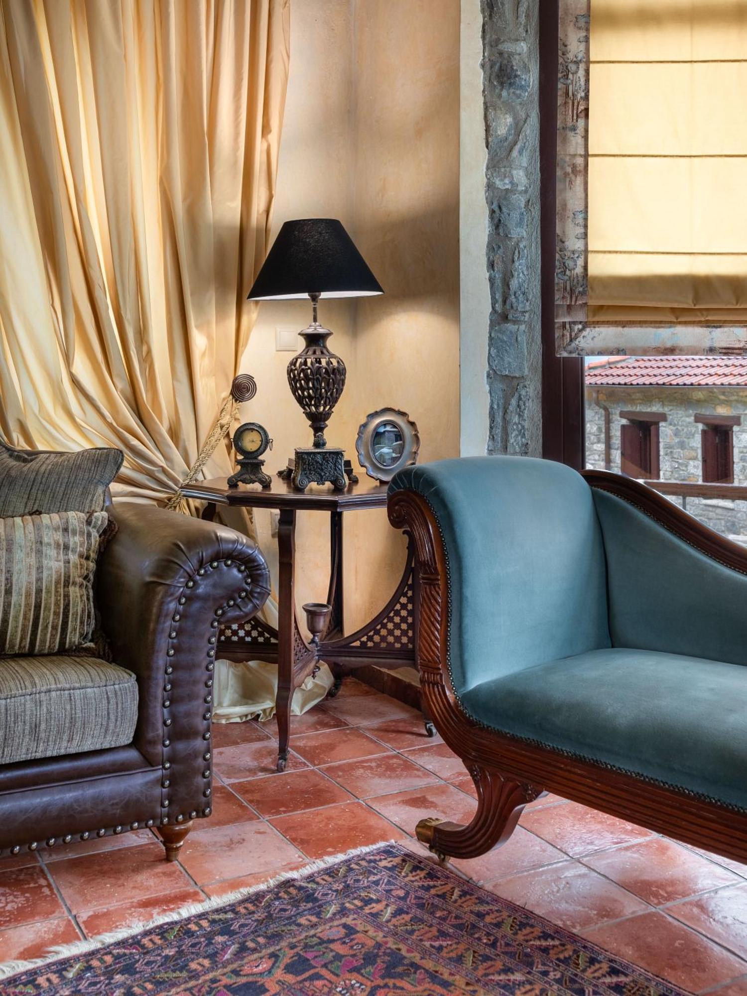 Ostra Menalon Luxury Suites Kardaras Bagian luar foto