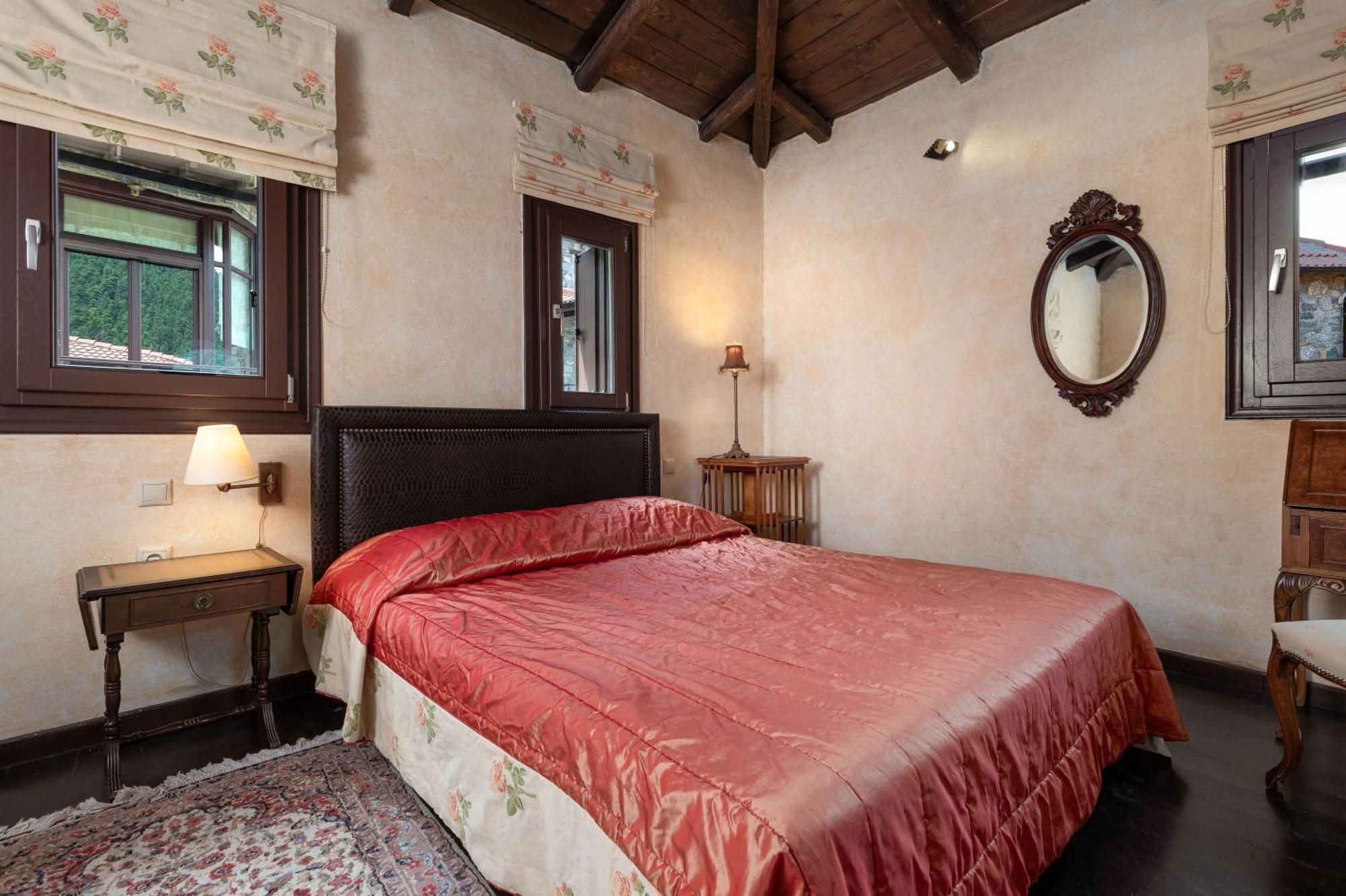 Ostra Menalon Luxury Suites Kardaras Ruang foto