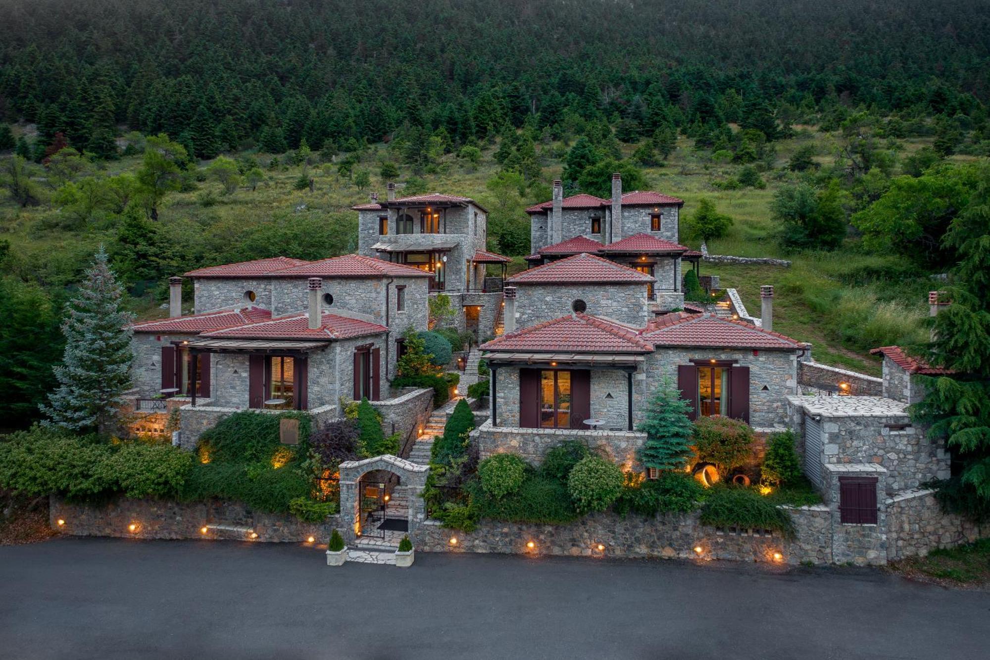 Ostra Menalon Luxury Suites Kardaras Bagian luar foto